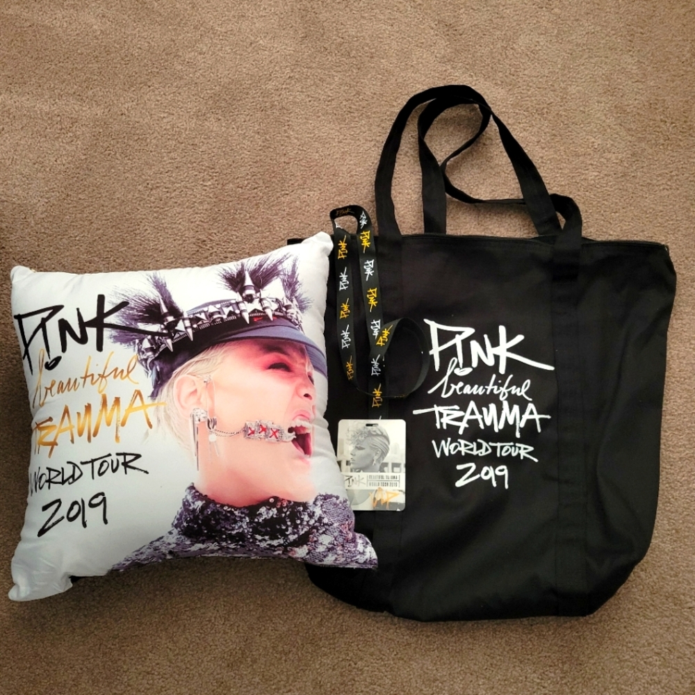 P!nk Beautiful Trauma 2019 Tour Merchandise (Tote bag, pillow, lanyard, CD)
